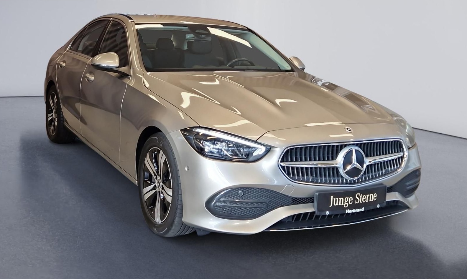 Mercedes-Benz C trieda Sedan