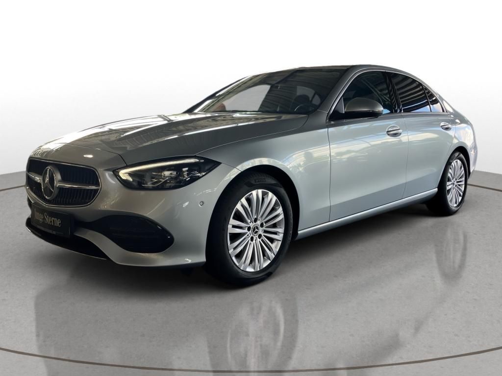 Mercedes-Benz C trieda Sedan