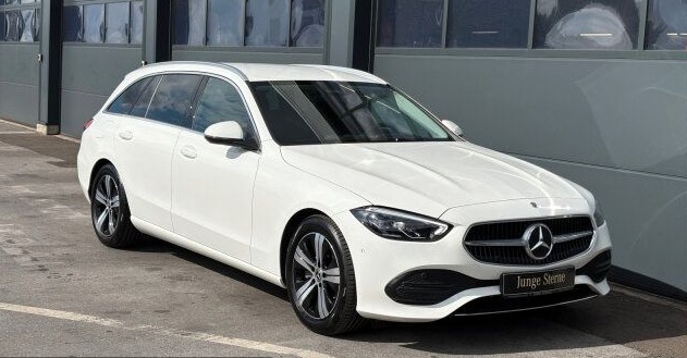 Mercedes-Benz C trieda Sedan