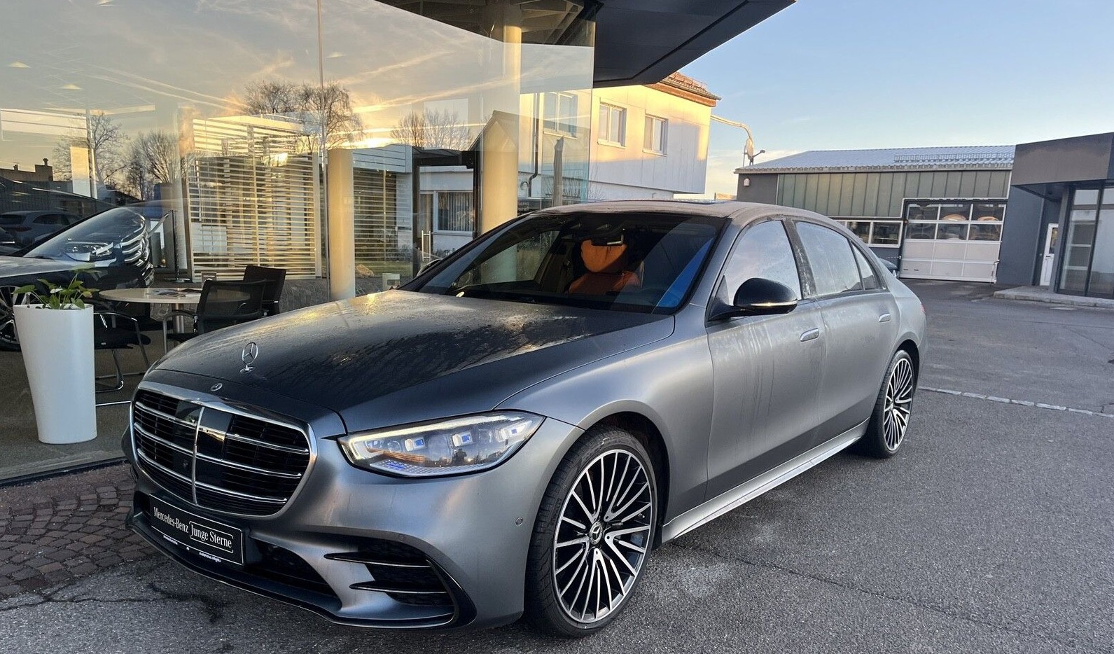 Mercedes-Benz S trieda Sedan