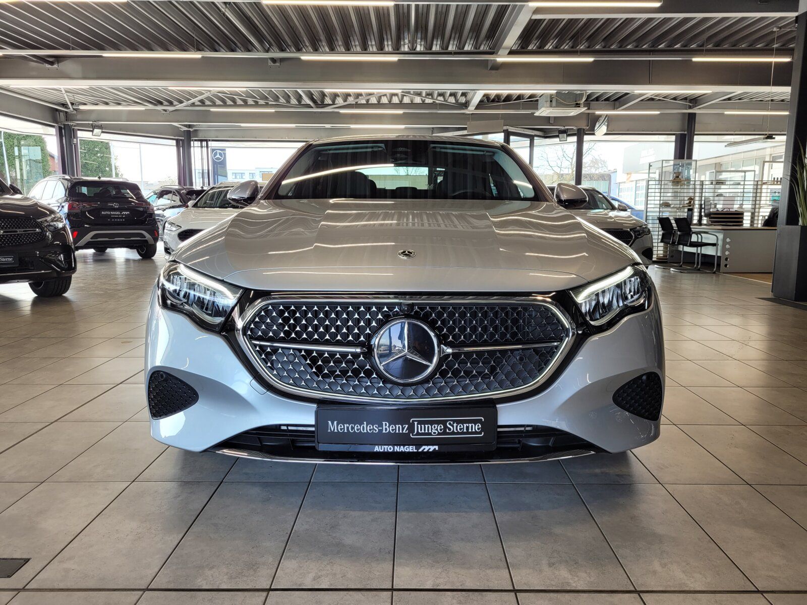 Mercedes-Benz E trieda Sedan