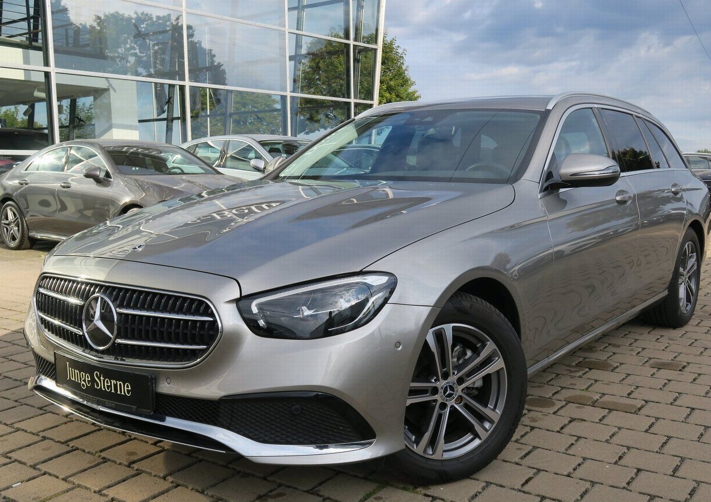 Mercedes-Benz E trieda Sedan