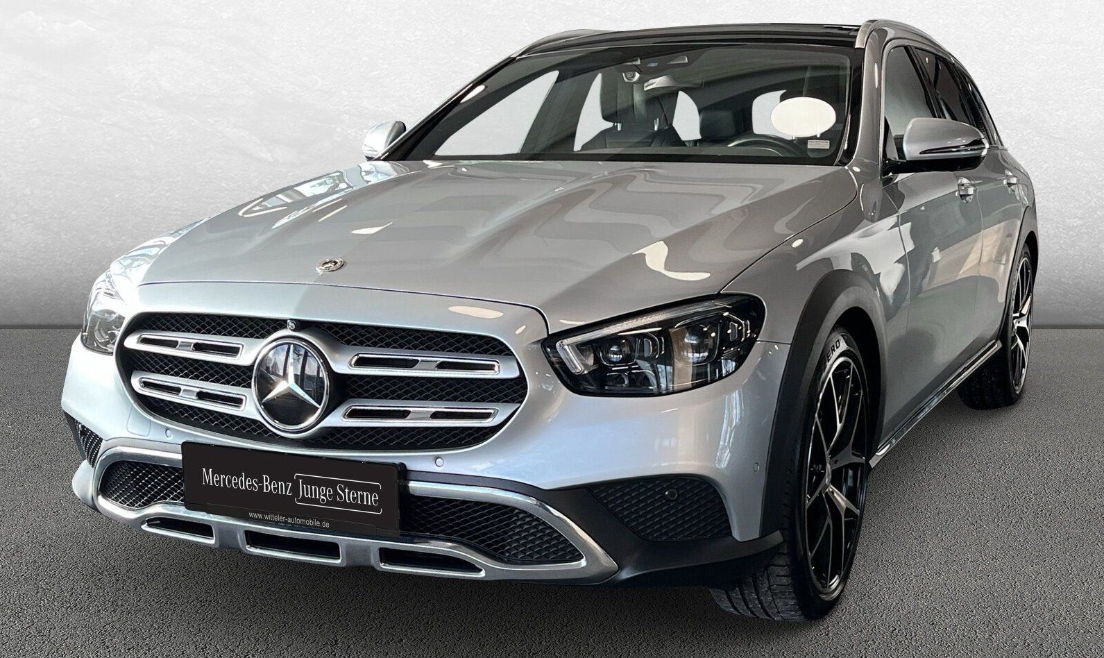 Mercedes-Benz E trieda Sedan