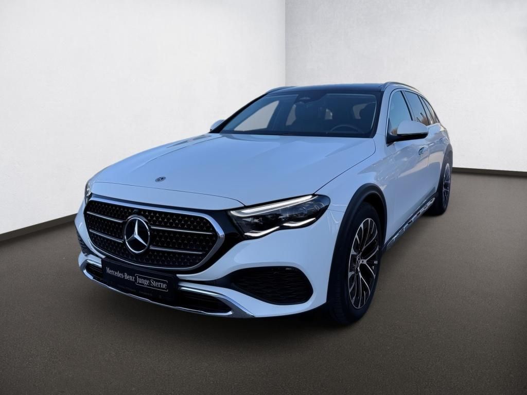 Mercedes-Benz E trieda Sedan